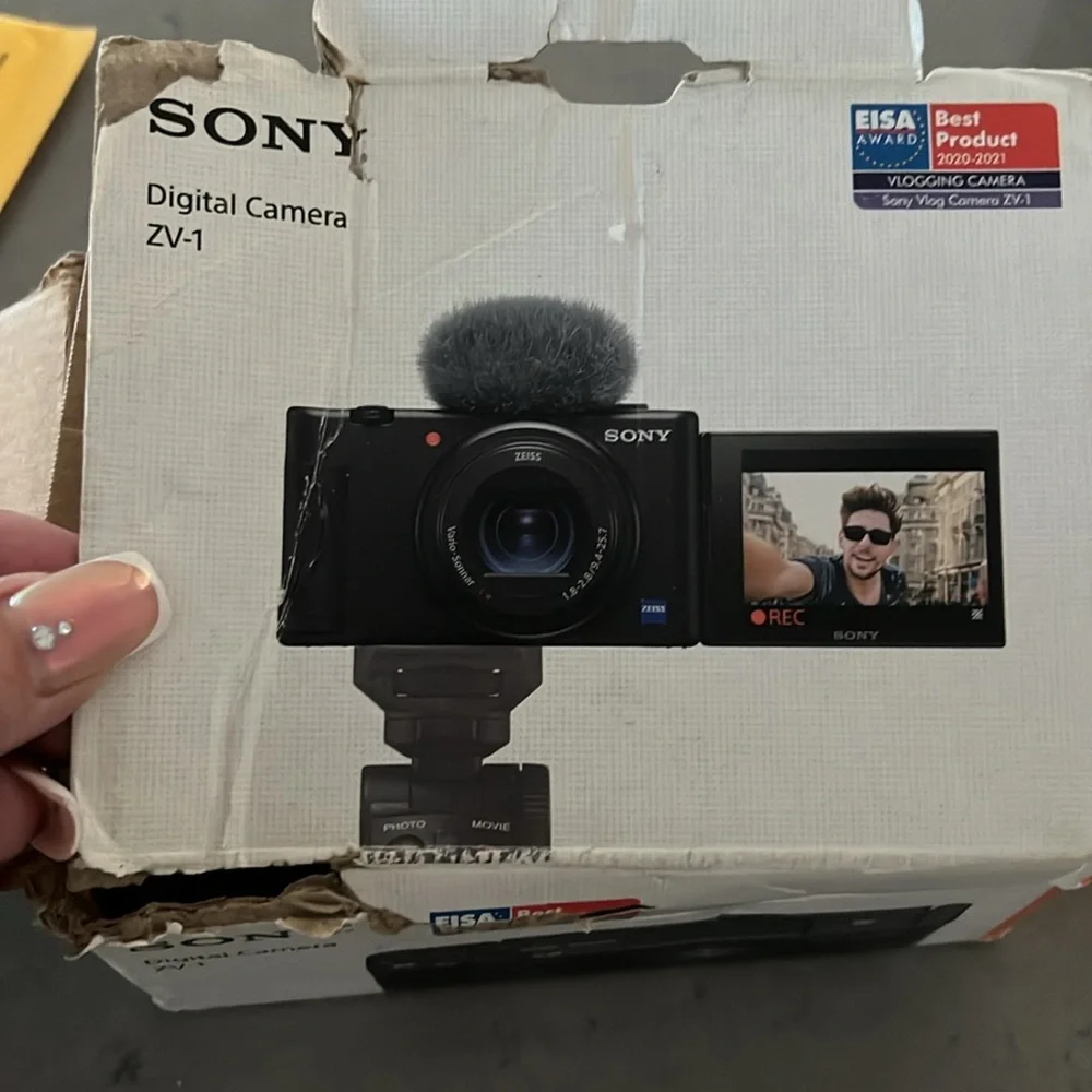 Sony digital camera zv-1 perfect condition bought a new one